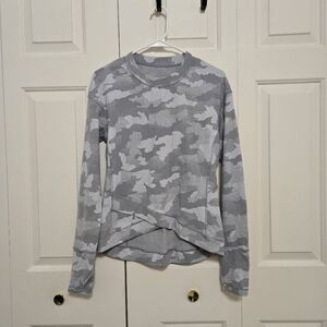 Lululemon Womens Close To Crossing Long Sleeve In Speckled Camo Gray Size 10